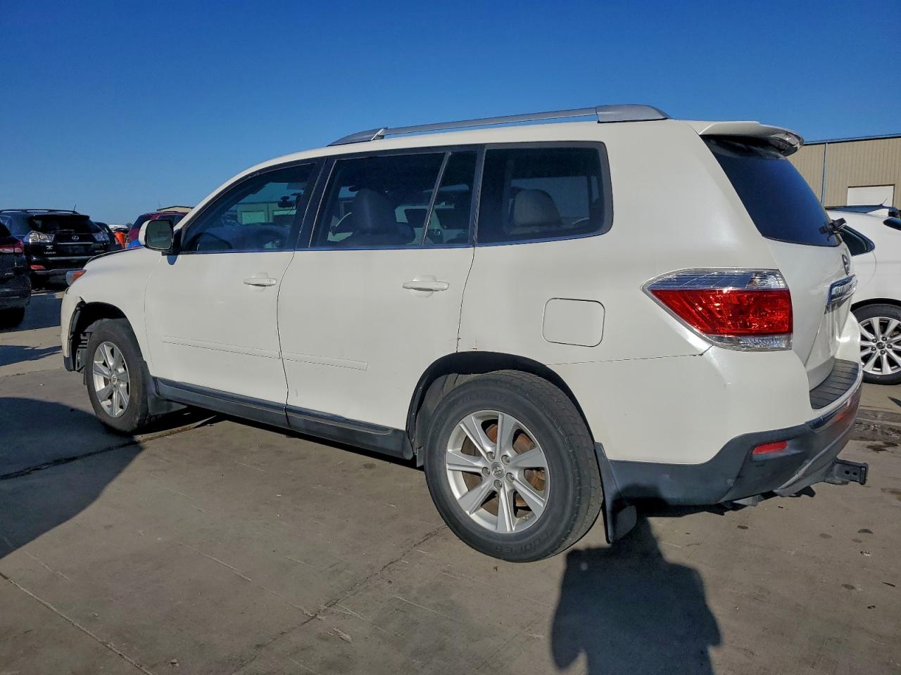 2012 TOYOTA HIGHLANDER BASE photo 2