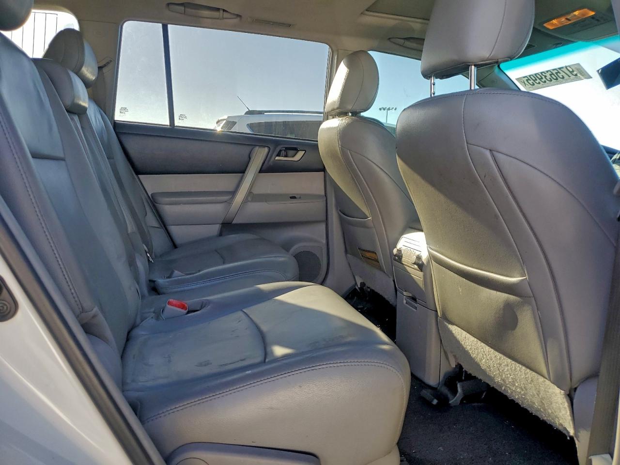 2012 TOYOTA HIGHLANDER BASE photo 11