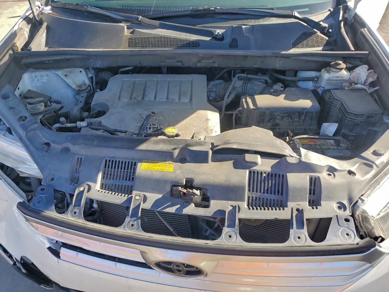 2012 TOYOTA HIGHLANDER BASE photo 12