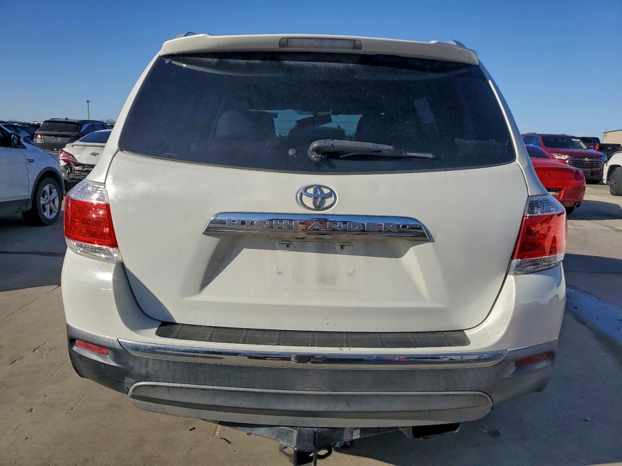 2012 TOYOTA HIGHLANDER BASE photo 6