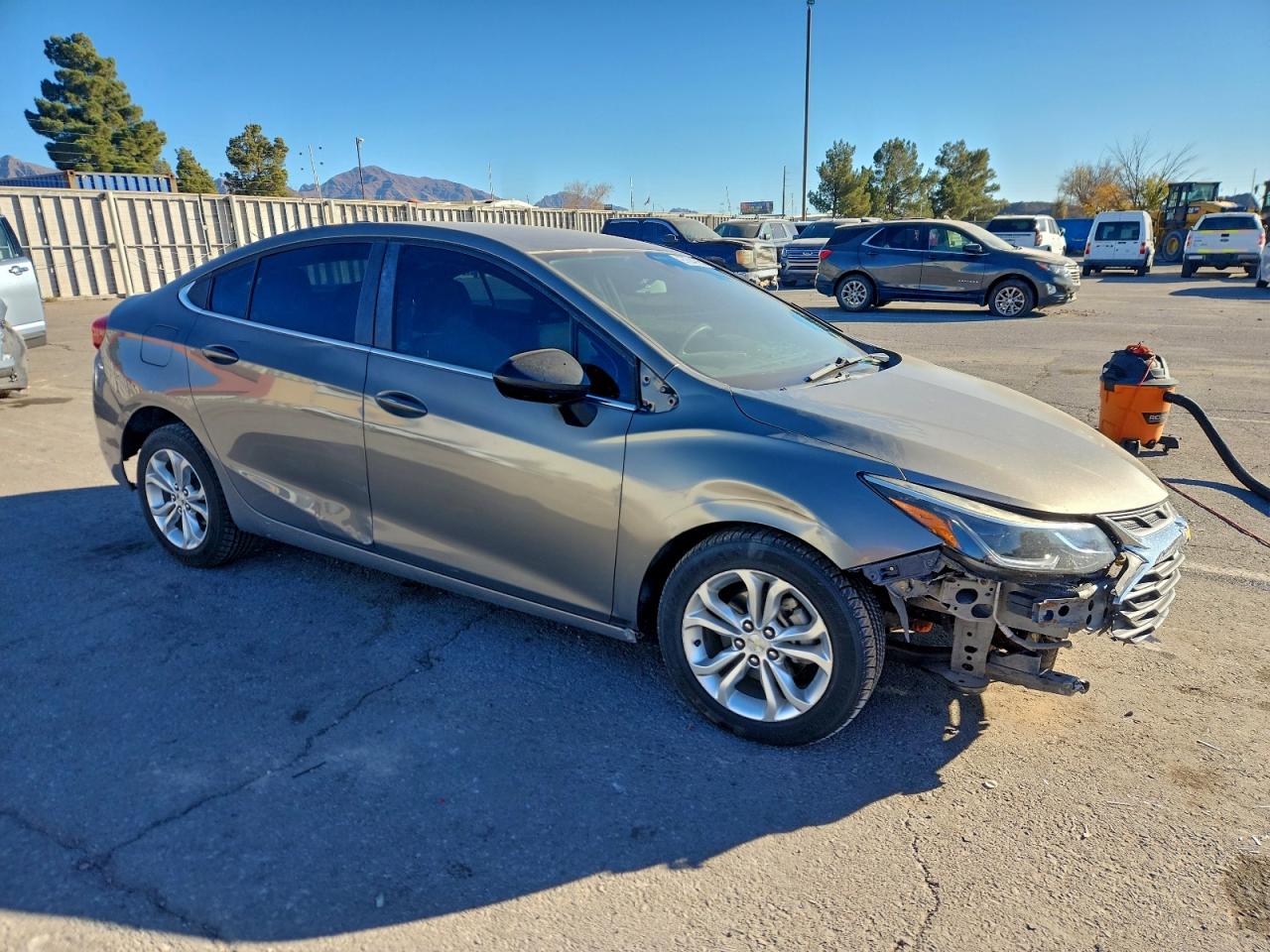 2019 CHEVROLET CRUZE LT photo 4
