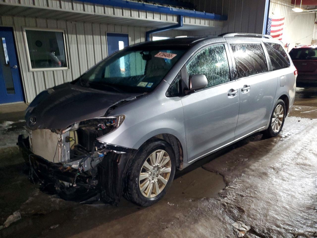 2014 TOYOTA SIENNA