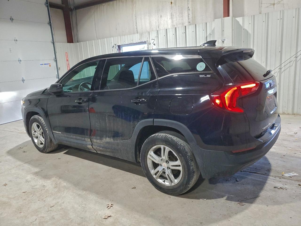 2019 GMC TERRAIN SLE photo 2