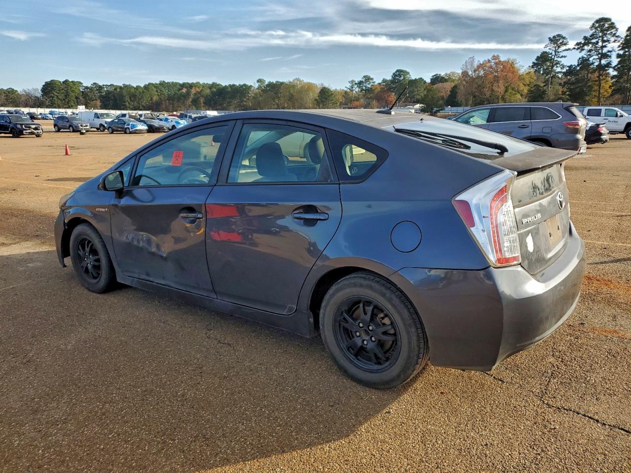 2013 TOYOTA PRIUS photo 2
