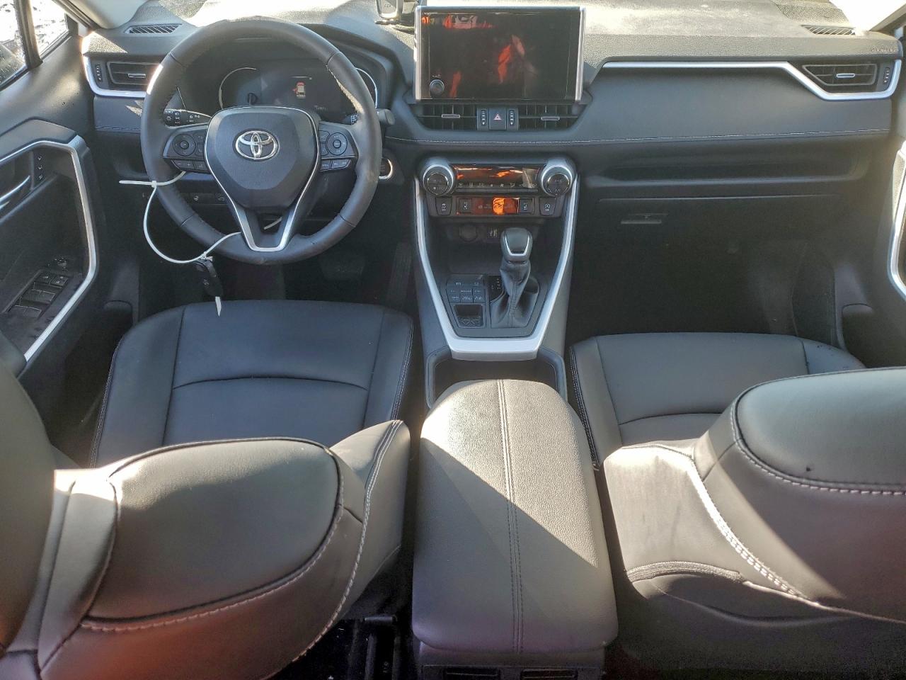 2024 TOYOTA RAV4 XLE PREMIUM photo 8