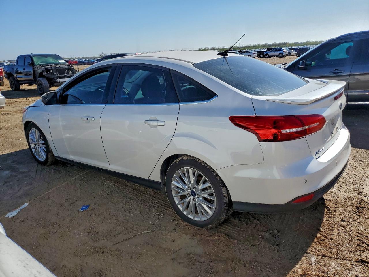 2017 FORD FOCUS TITANIUM photo 2