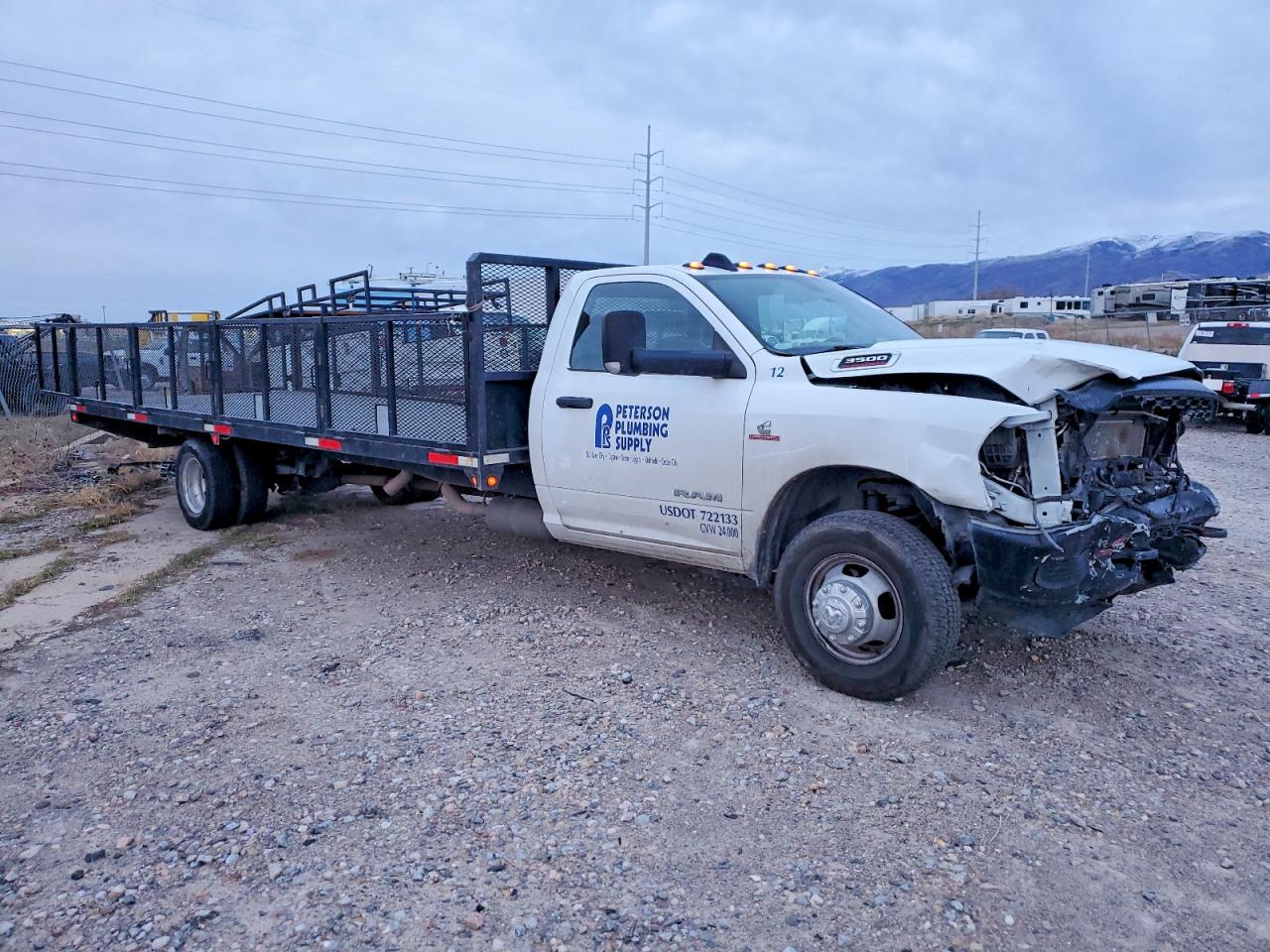 2022 RAM 3500 FLATBED TRUCK photo 4