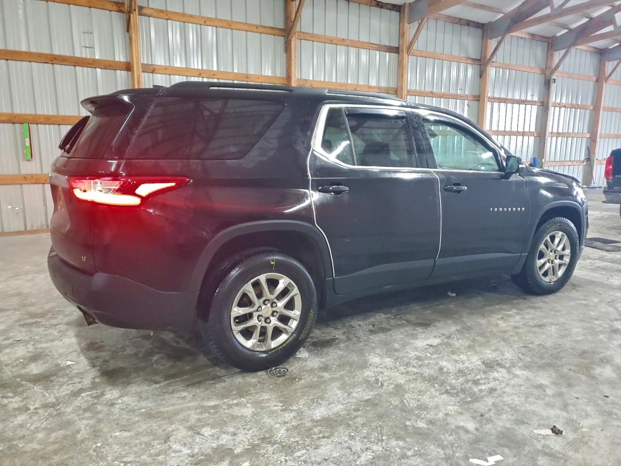2020 CHEVROLET TRAVERSE LT photo 3