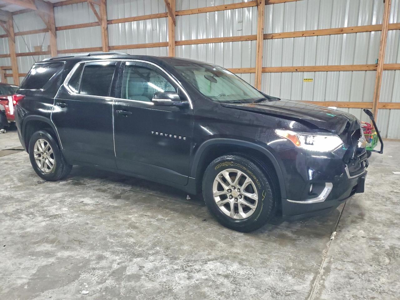 2020 CHEVROLET TRAVERSE LT photo 4