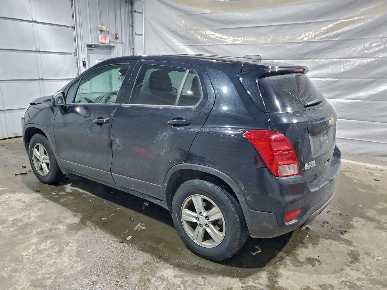 2020 CHEVROLET TRAX LS photo 2