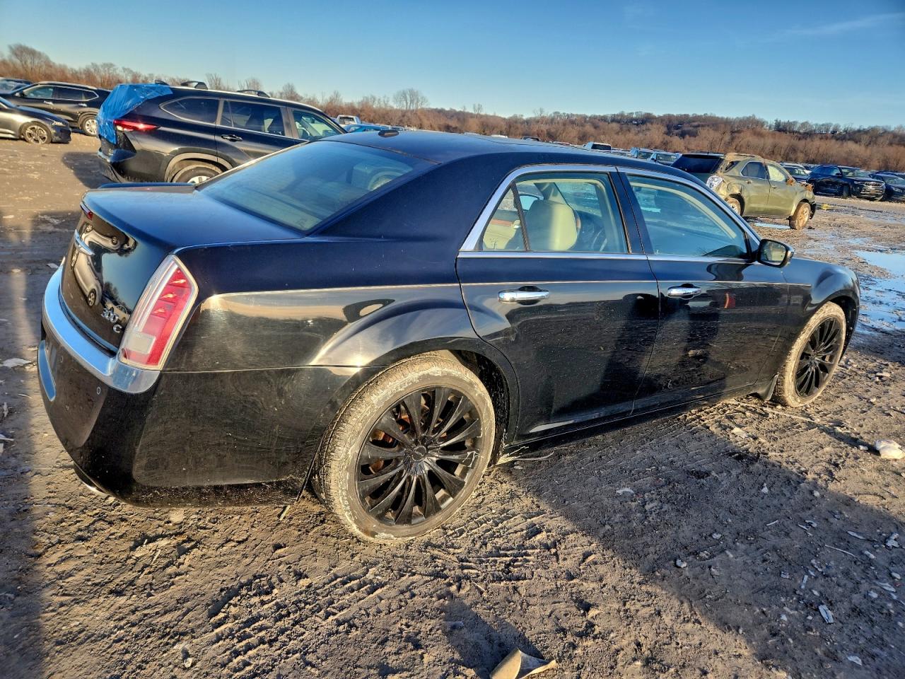 2013 CHRYSLER 300C photo 3