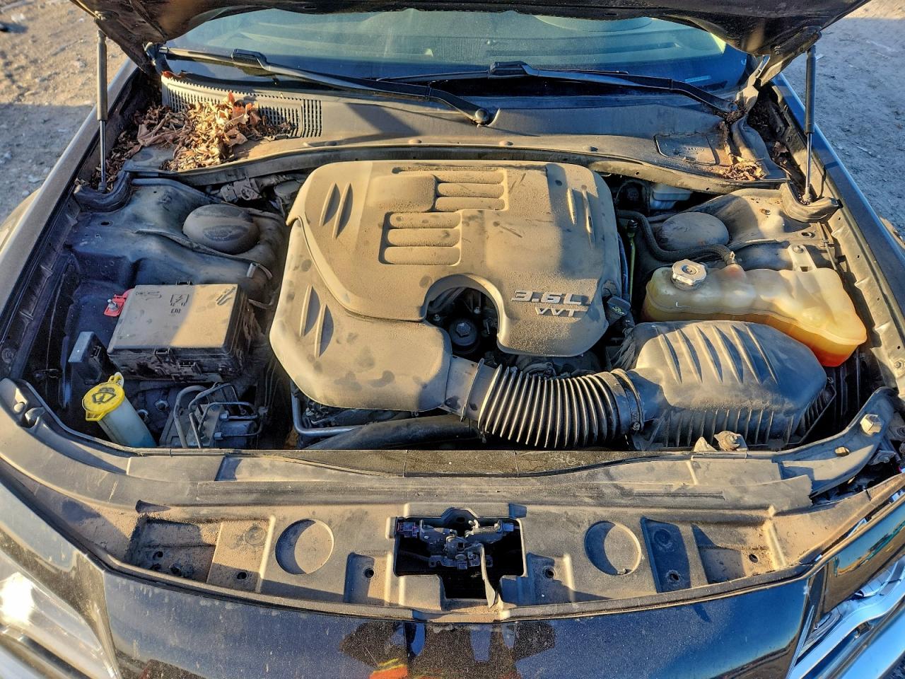 2013 CHRYSLER 300C photo 11
