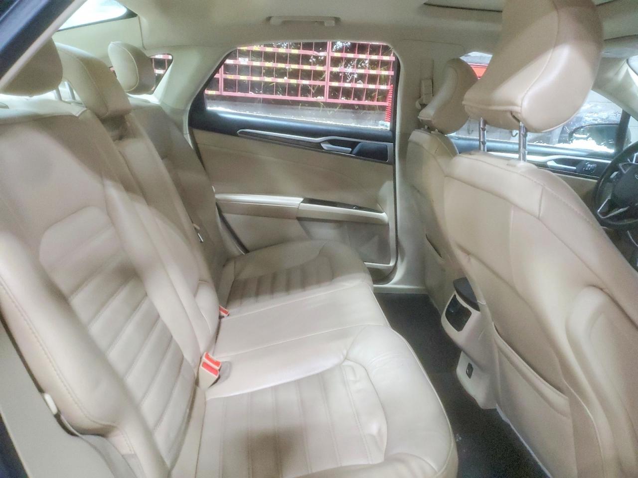 2015 FORD FUSION SE photo 10