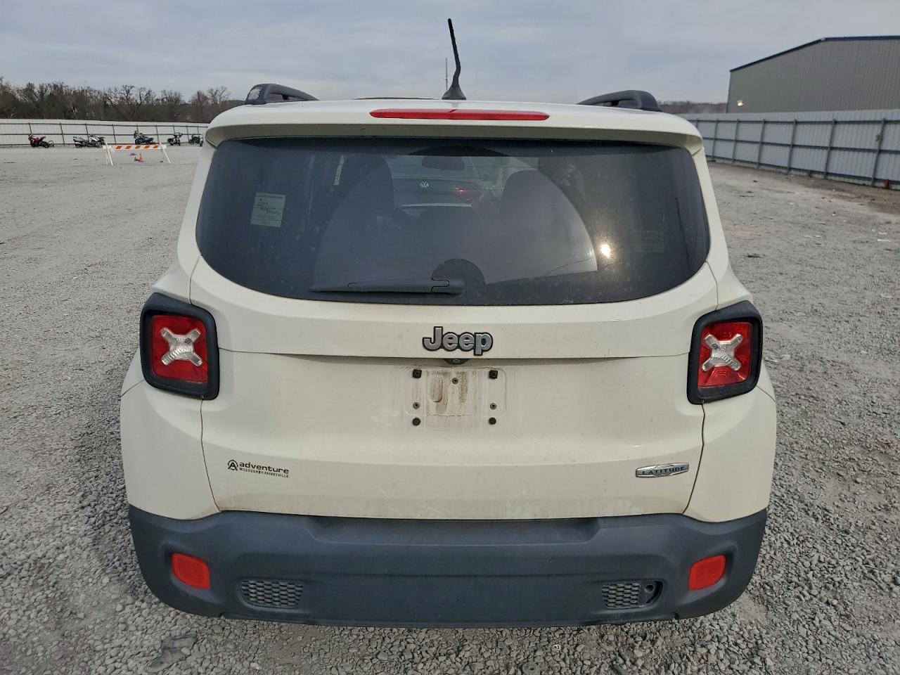 2017 JEEP RENEGADE LATITUDE photo 6