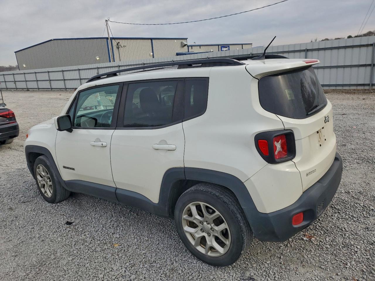 2017 JEEP RENEGADE LATITUDE photo 2