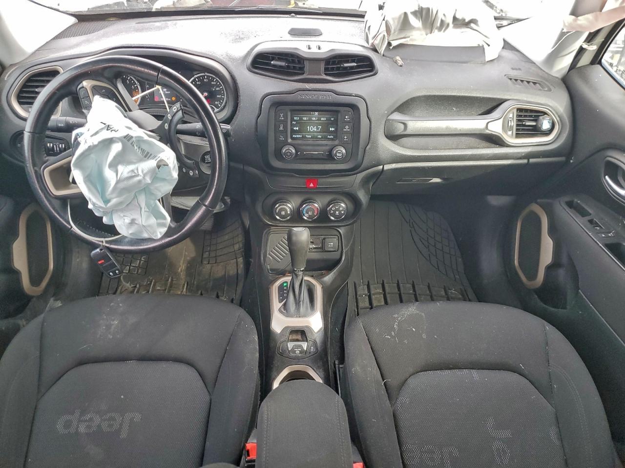 2017 JEEP RENEGADE LATITUDE photo 8