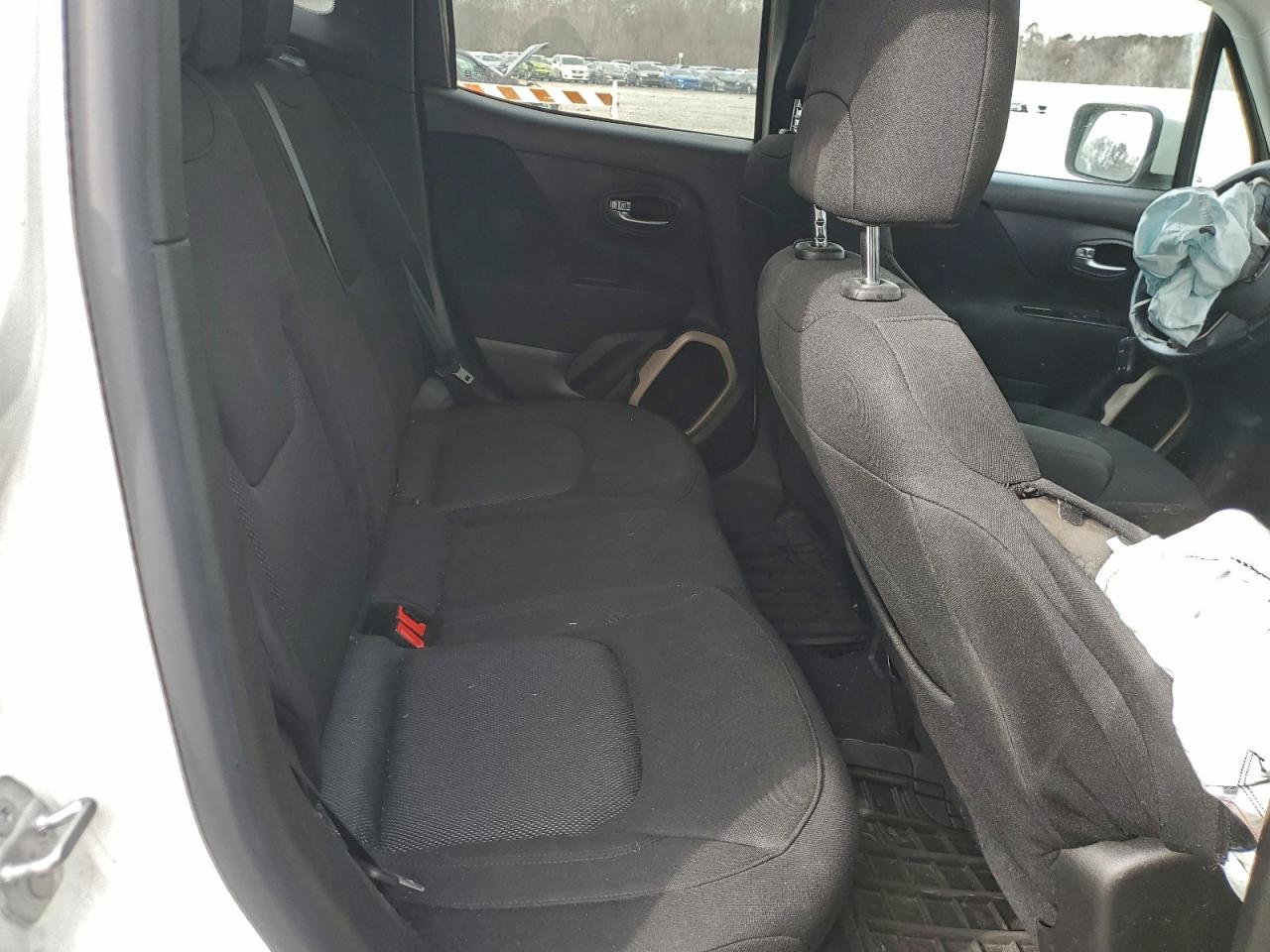 2017 JEEP RENEGADE LATITUDE photo 11
