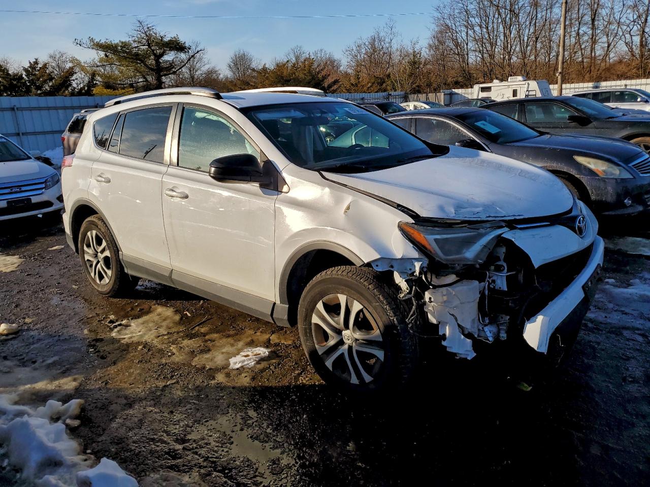 2016 TOYOTA RAV4 LE photo 4