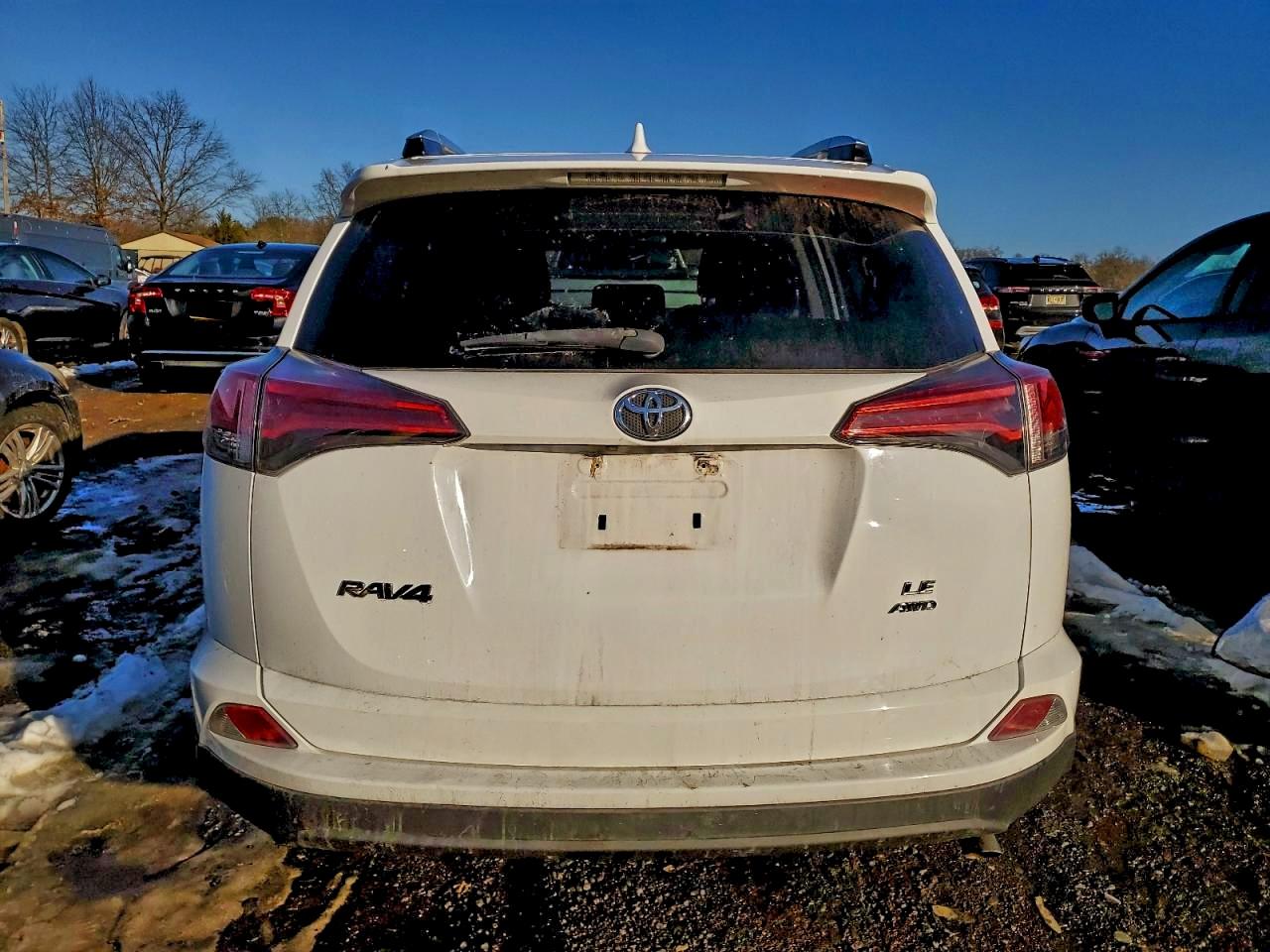2016 TOYOTA RAV4 LE photo 6