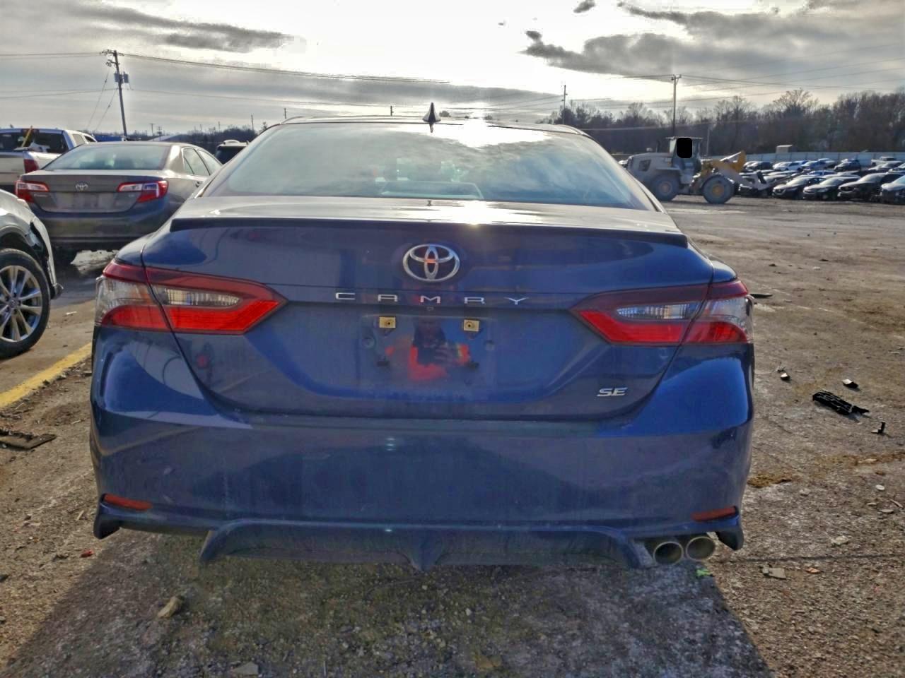 2024 TOYOTA CAMRY SE NIGHT SHADE photo 6