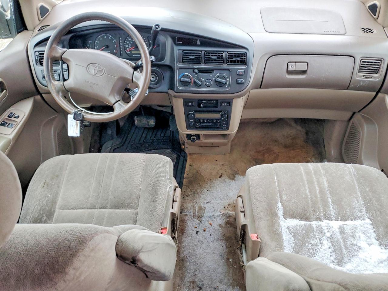 2000 TOYOTA SIENNA LE photo 8
