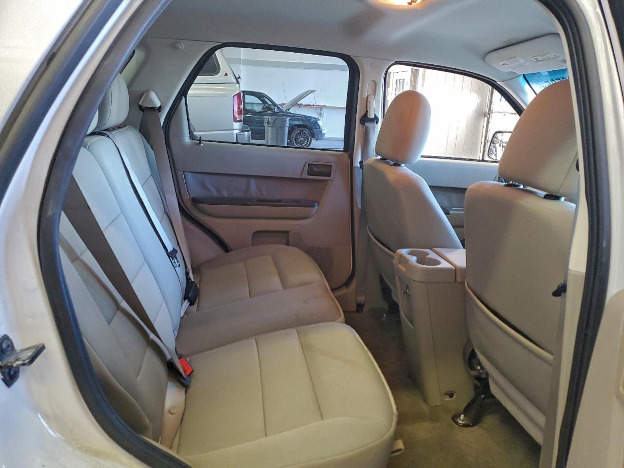 2010 FORD ESCAPE XLT photo 21