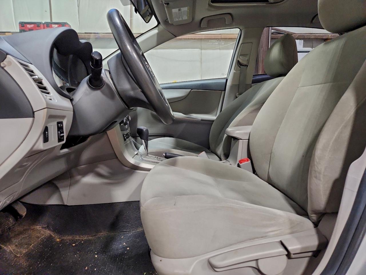 2013 TOYOTA COROLLA BASE photo 13