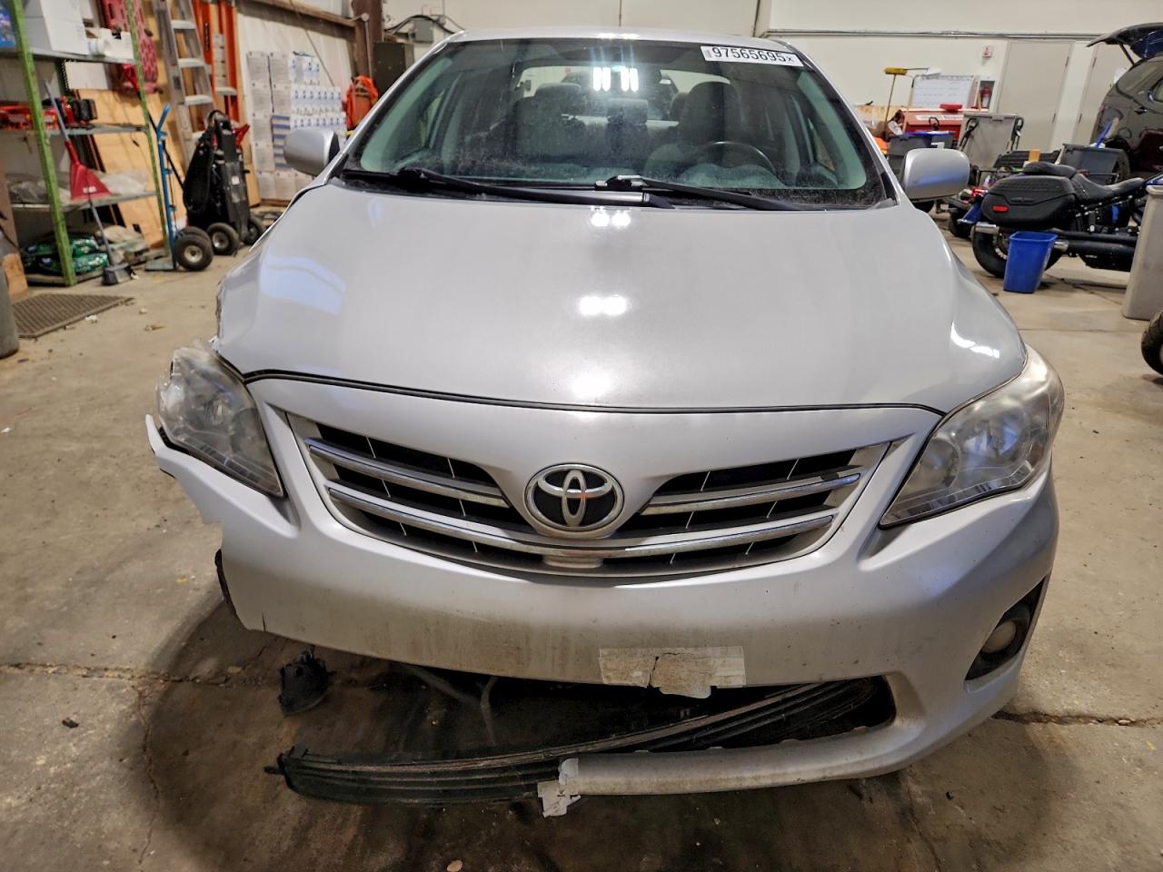 2013 TOYOTA COROLLA BASE photo 9