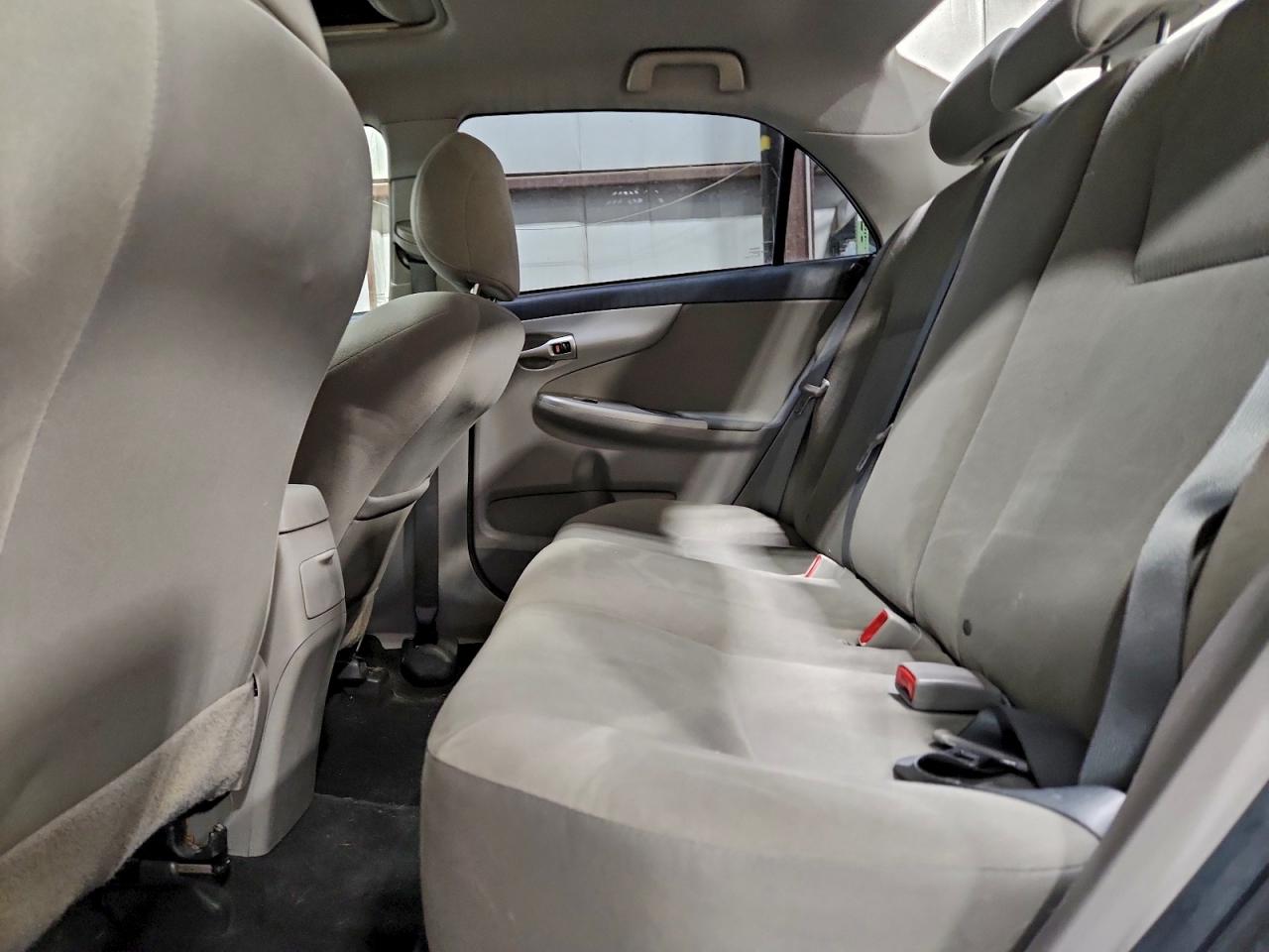 2013 TOYOTA COROLLA BASE photo 19