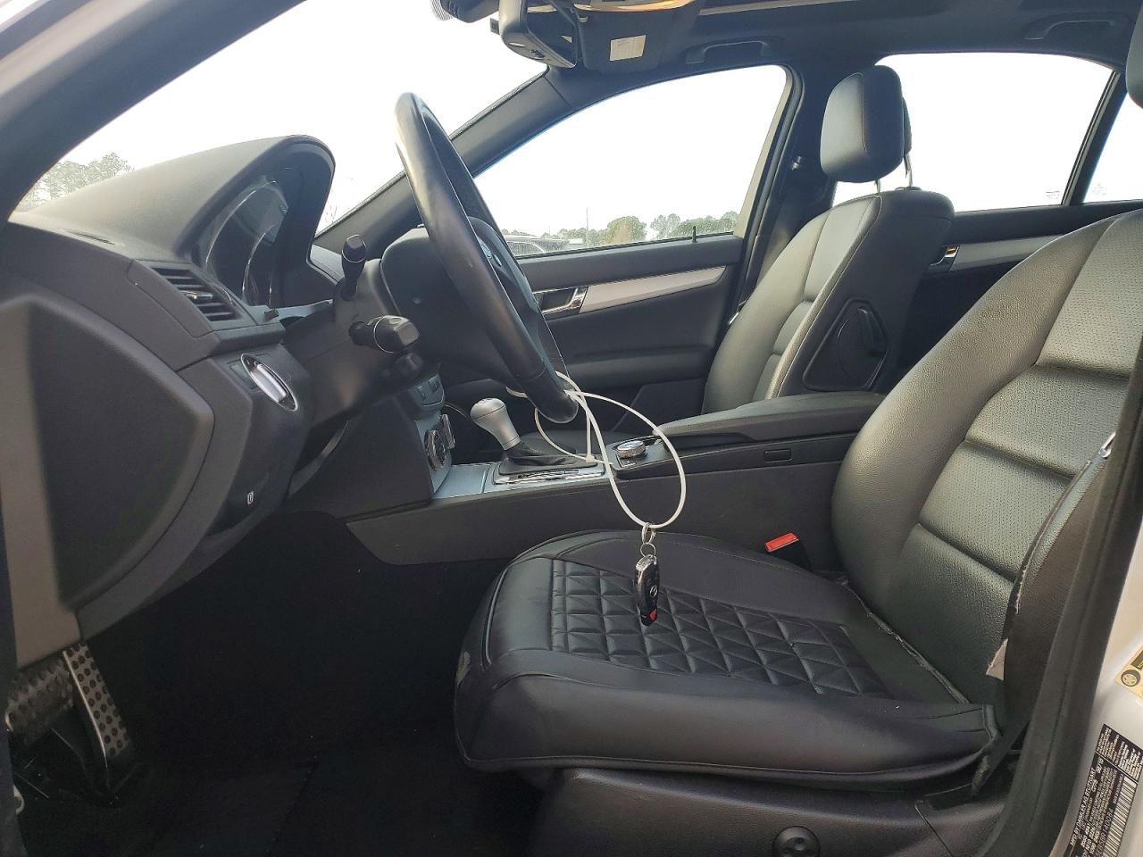 2011 MERCEDES-BENZ C 300 photo 7
