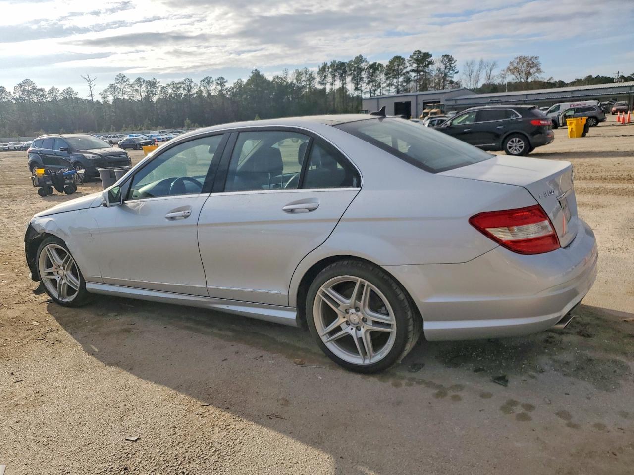 2011 MERCEDES-BENZ C 300 photo 2