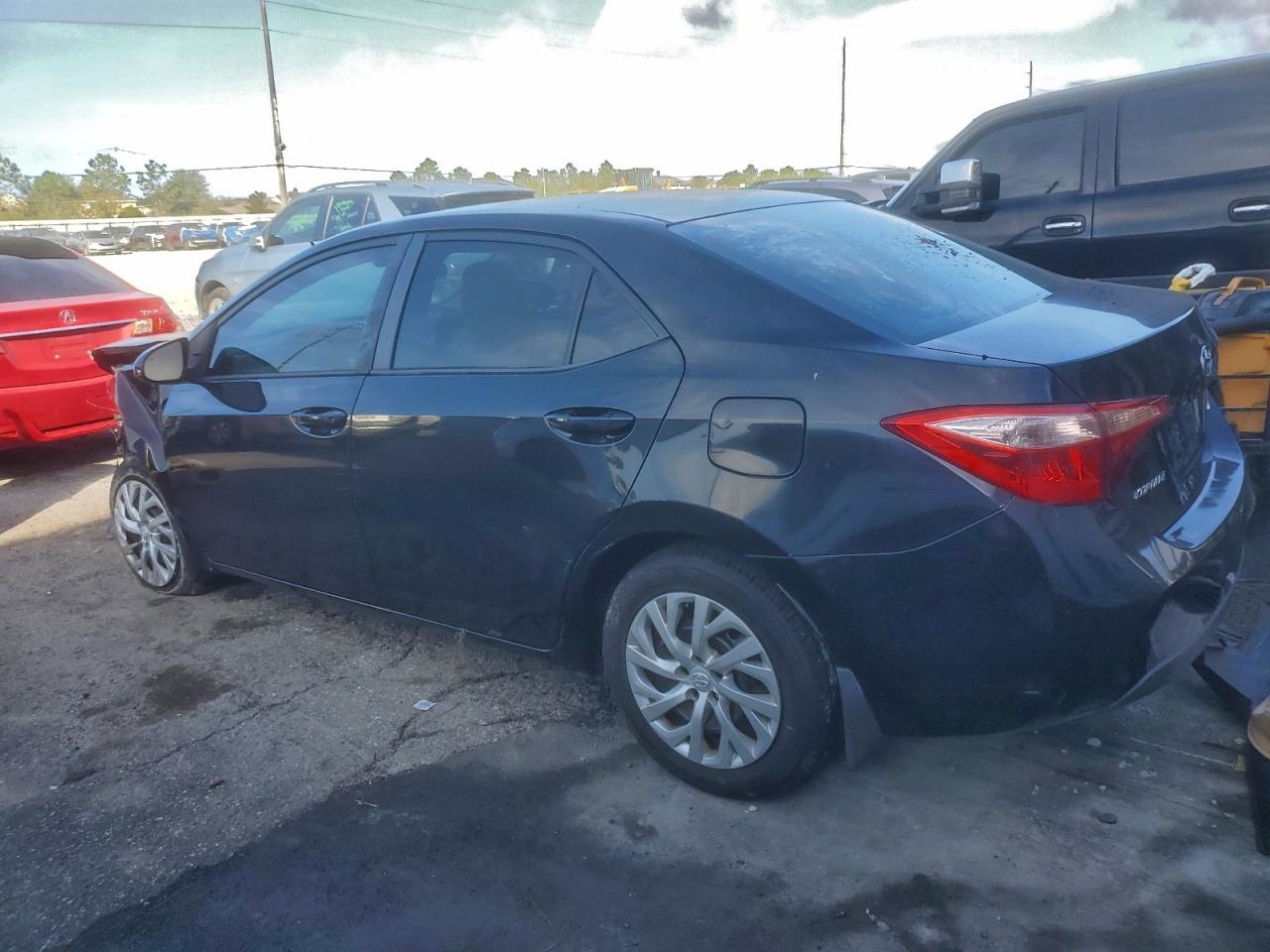 2017 TOYOTA COROLLA L photo 2