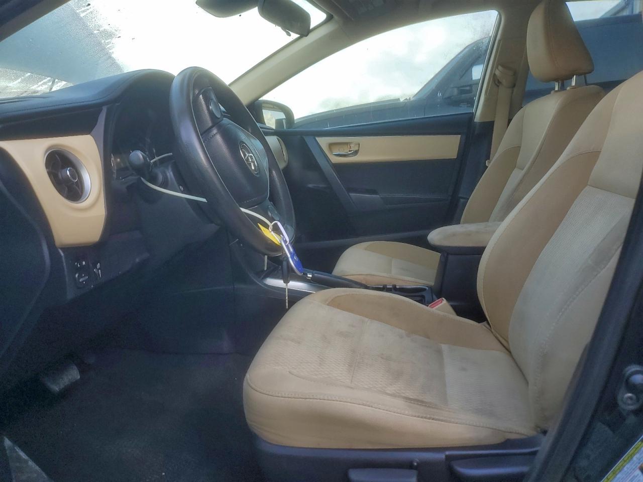 2017 TOYOTA COROLLA L photo 7