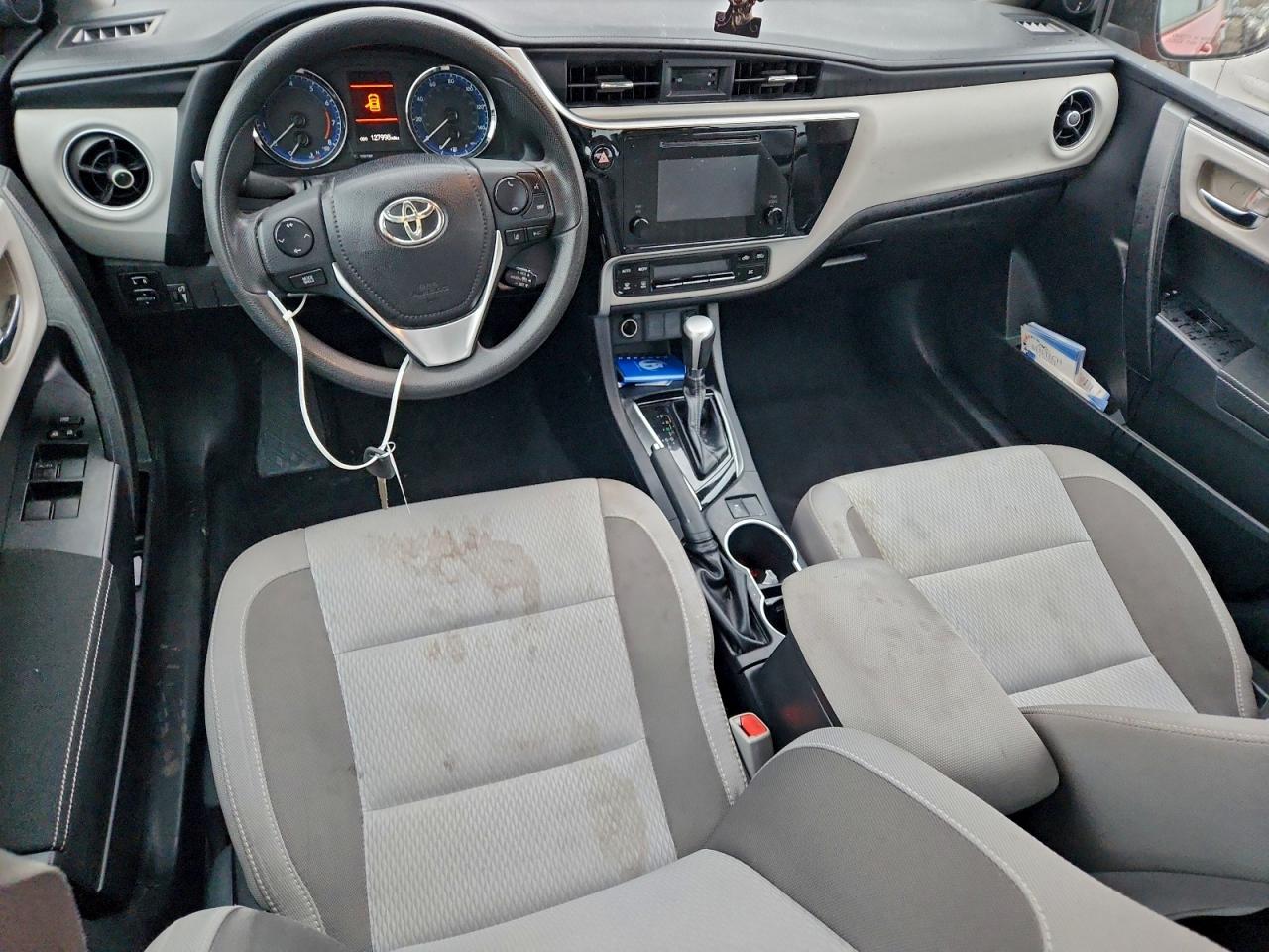2018 TOYOTA COROLLA L photo 8