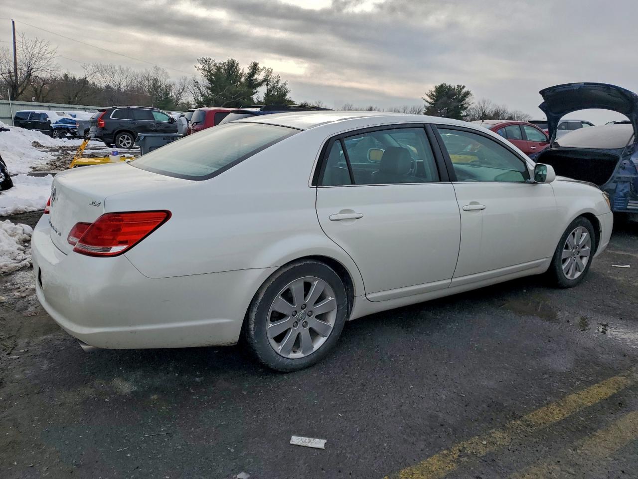 2006 TOYOTA AVALON XL photo 3