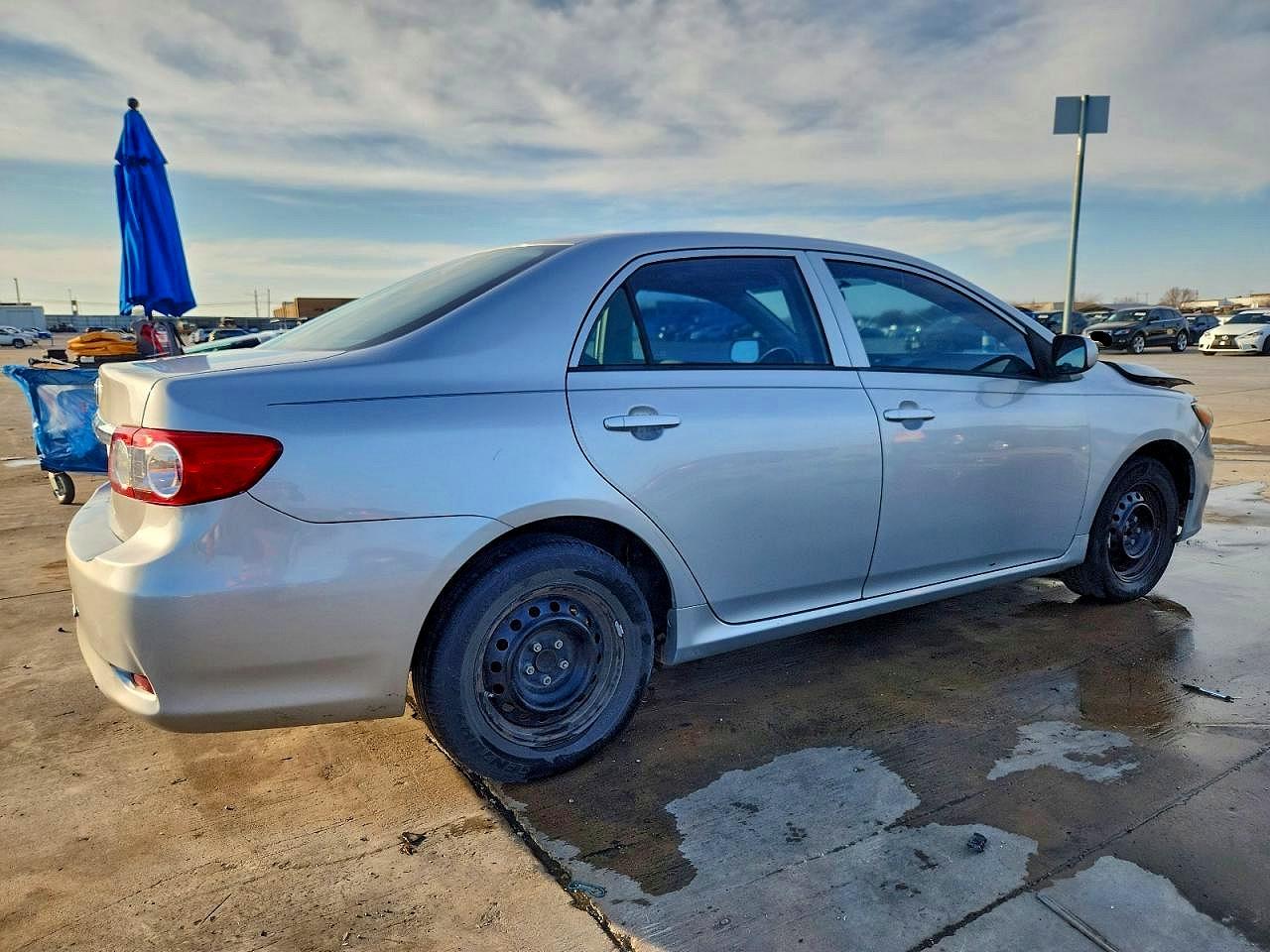 2013 TOYOTA COROLLA L photo 3