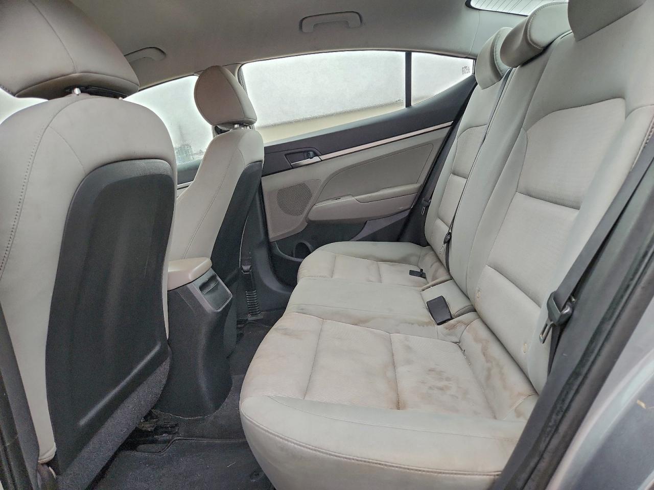 2017 HYUNDAI ELANTRA SE photo 10