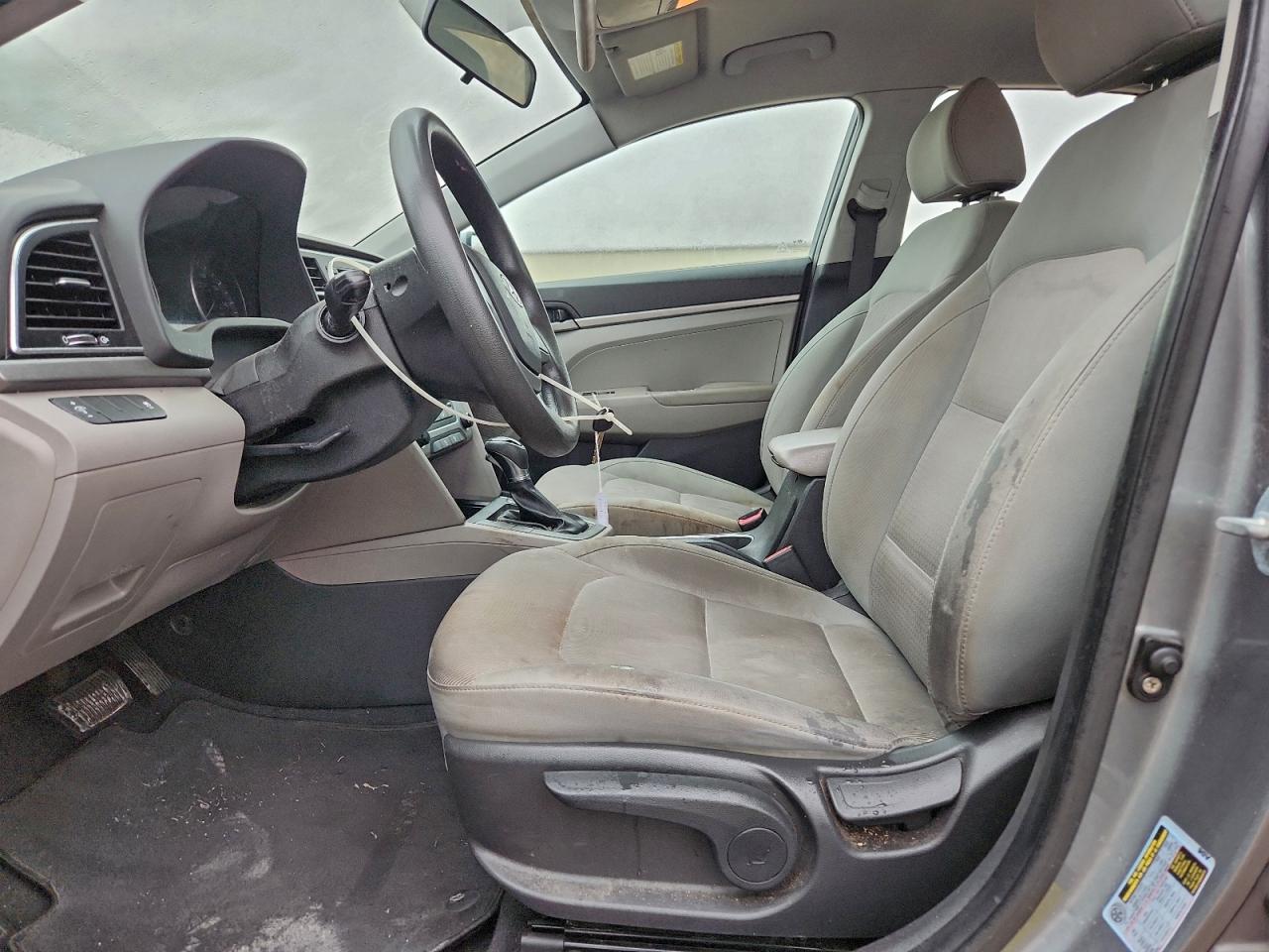 2017 HYUNDAI ELANTRA SE photo 7