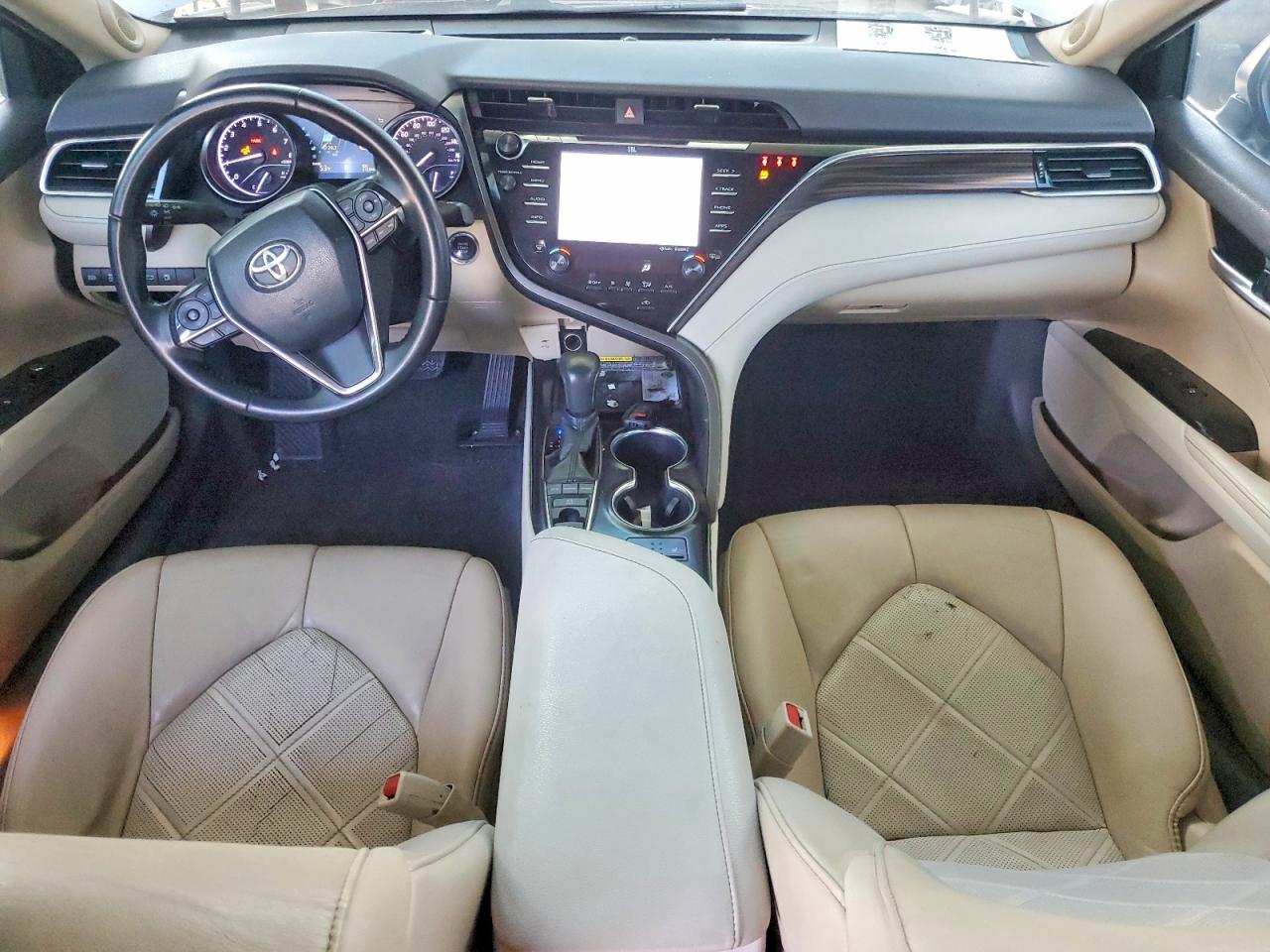 2018 TOYOTA CAMRY XSE photo 8