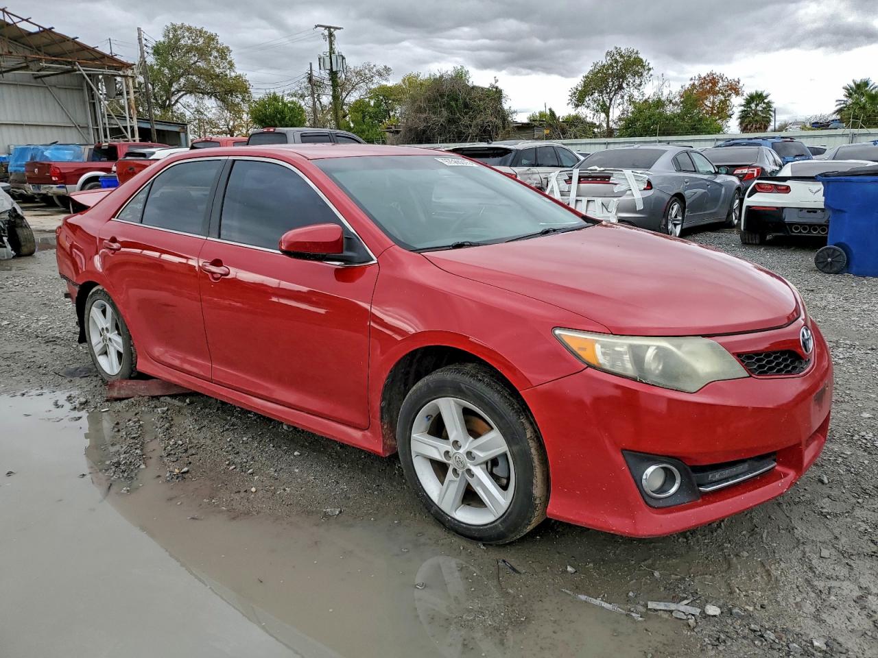 2014 TOYOTA CAMRY L photo 4