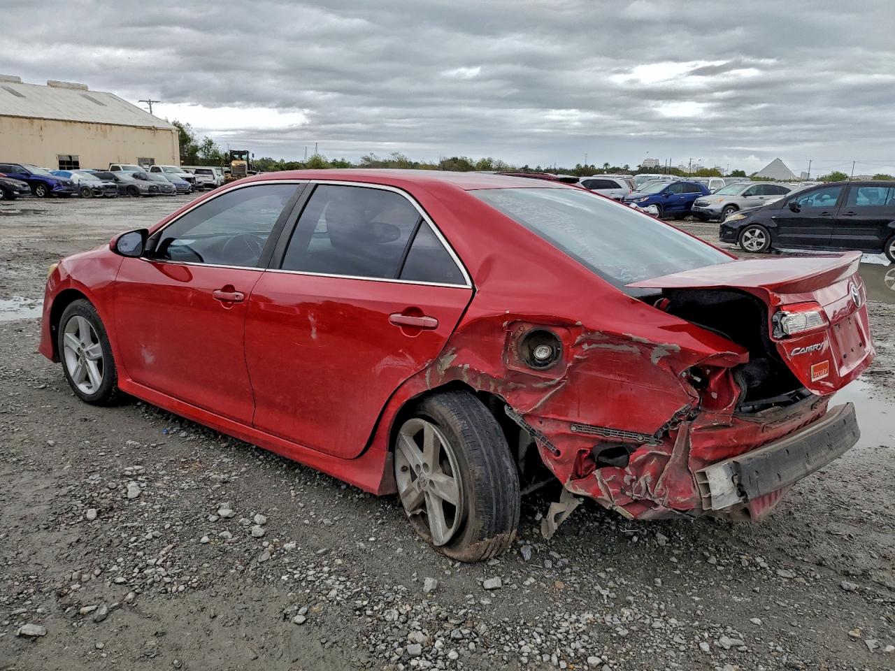 2014 TOYOTA CAMRY L photo 2
