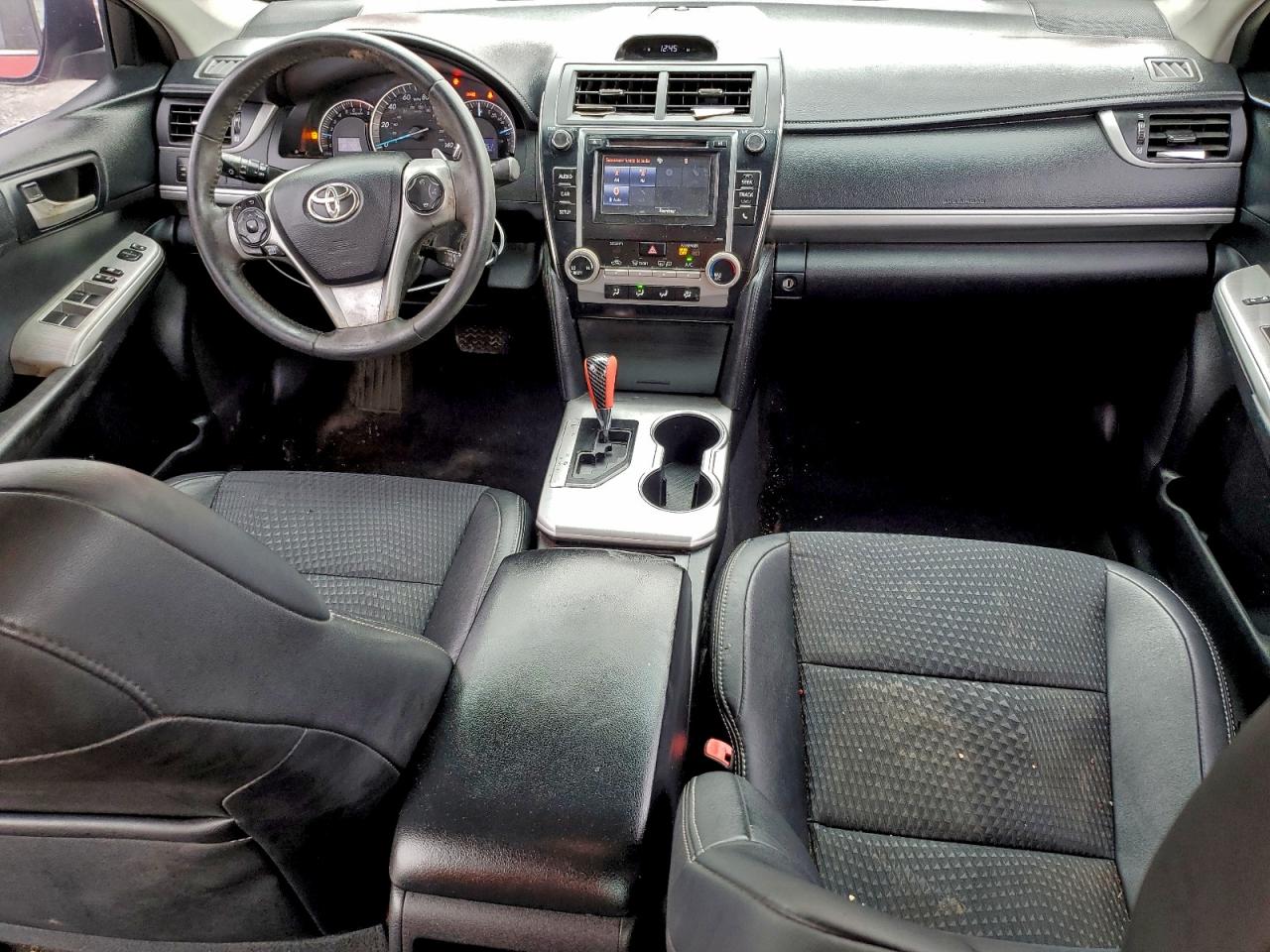 2014 TOYOTA CAMRY L photo 8
