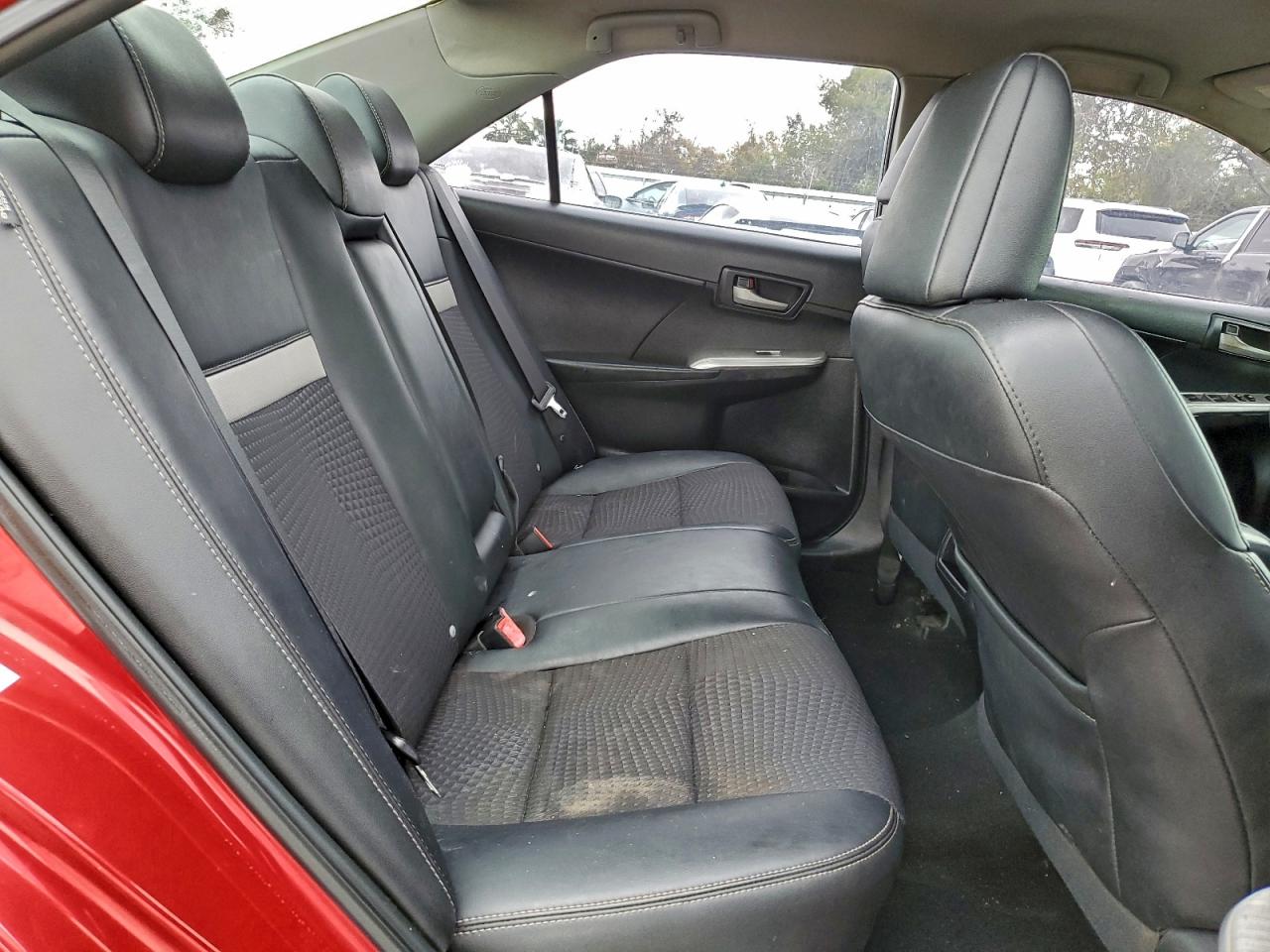 2014 TOYOTA CAMRY L photo 10