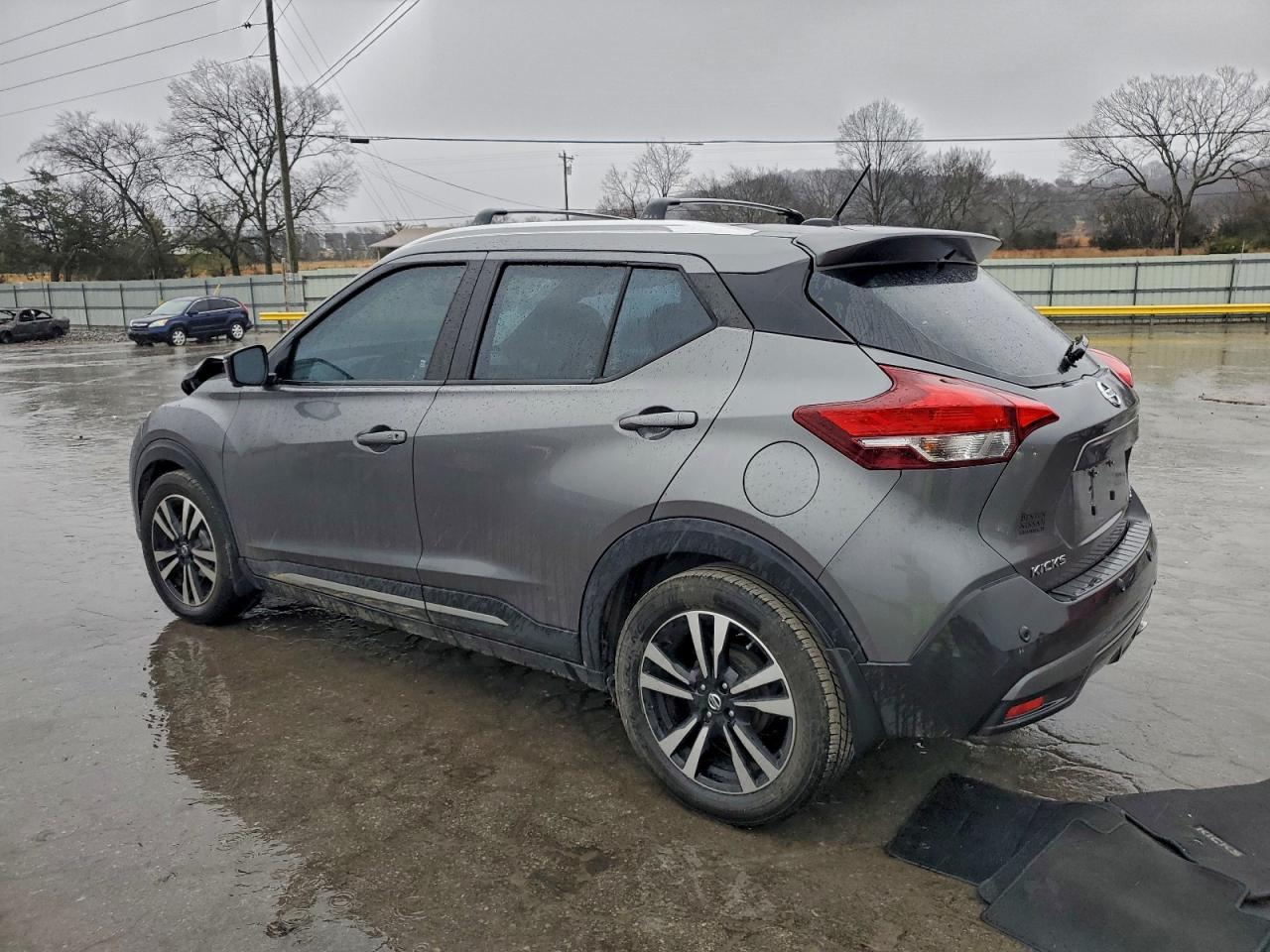 2020 NISSAN KICKS SR photo 2