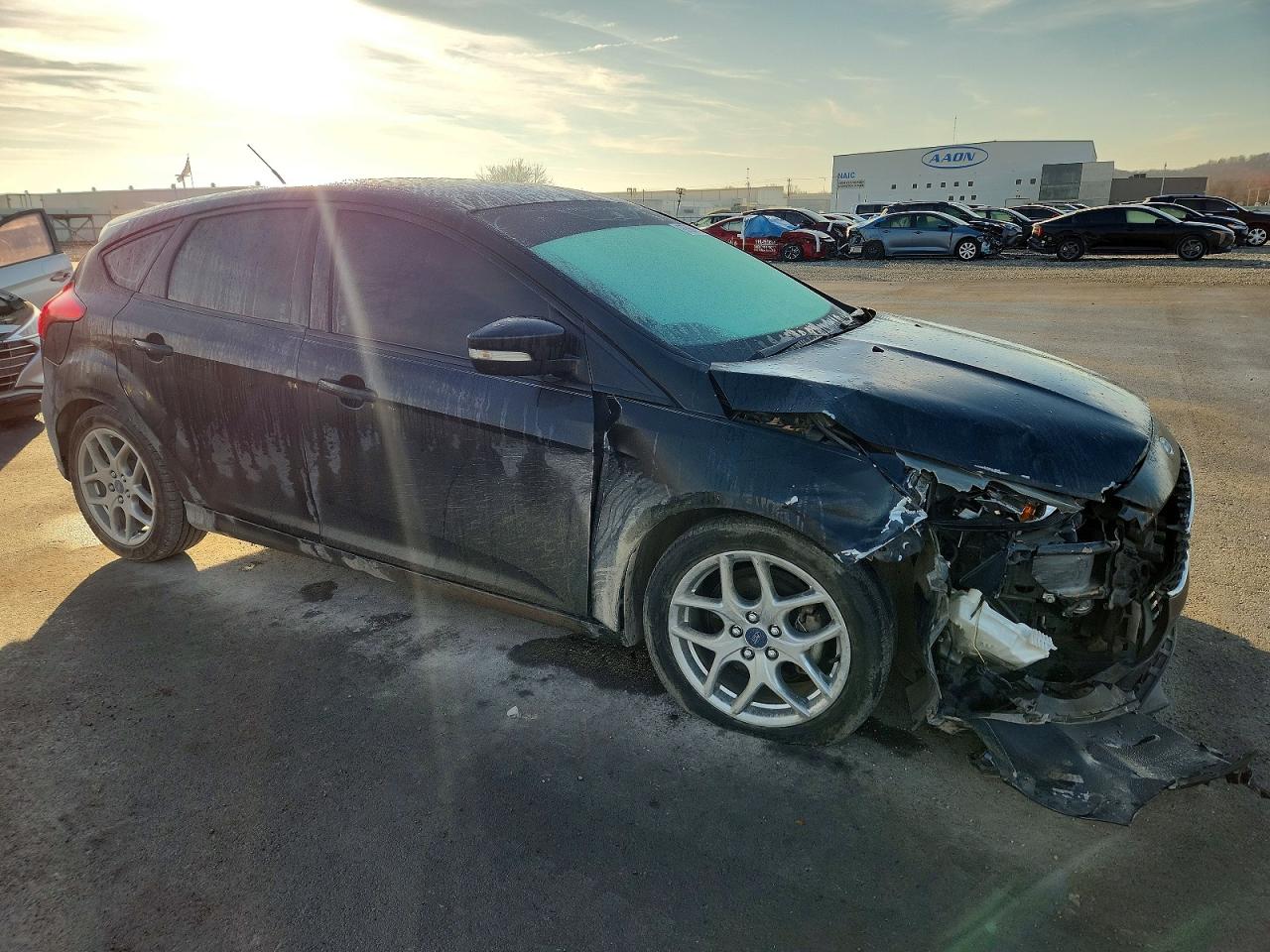 2015 FORD FOCUS SE photo 4