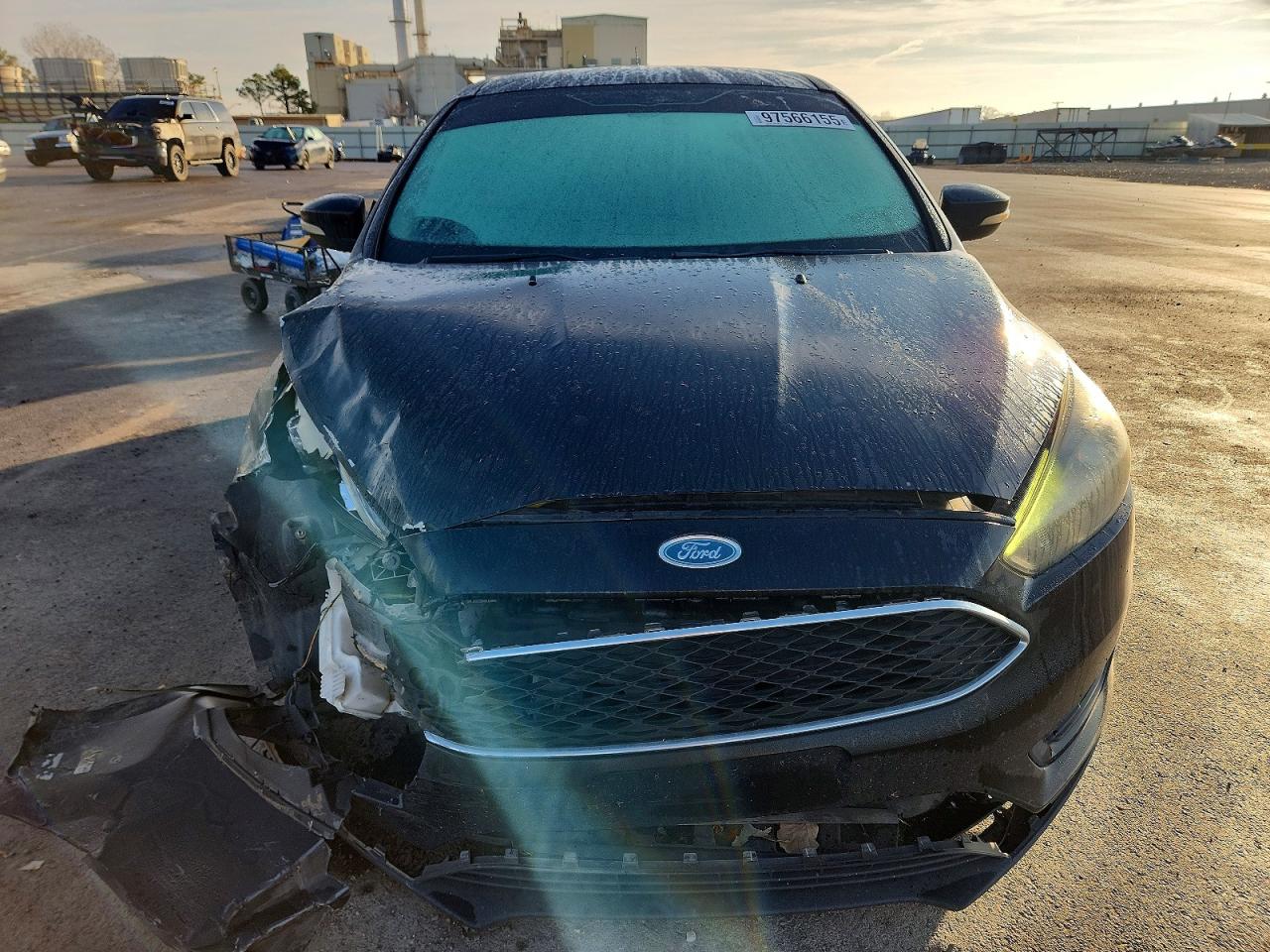 2015 FORD FOCUS SE photo 5