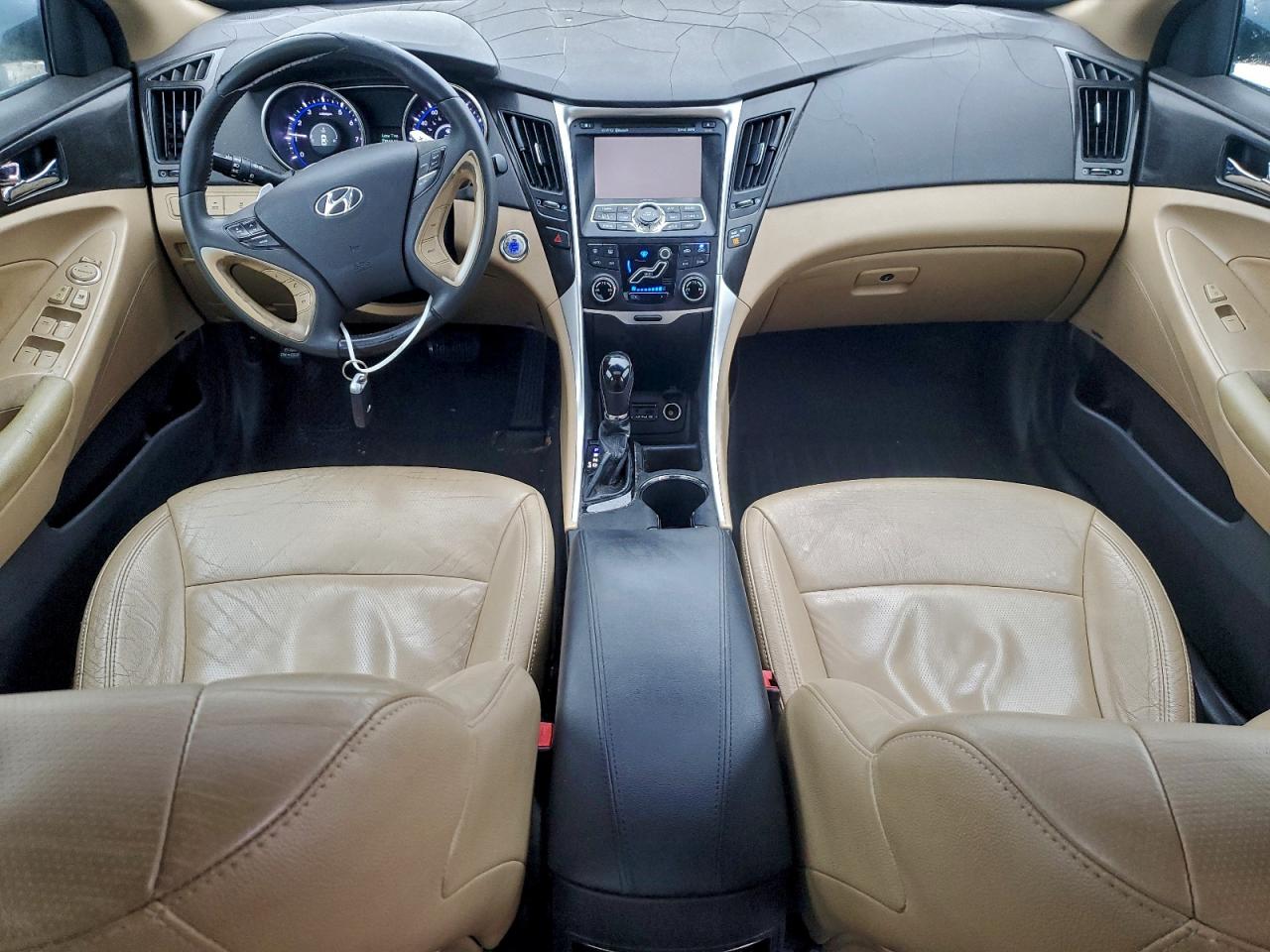 2011 HYUNDAI SONATA SE photo 15