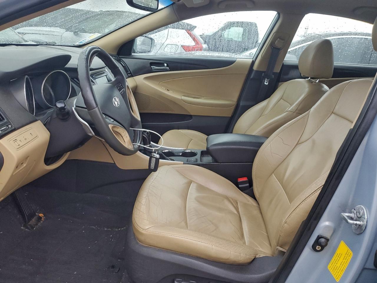 2011 HYUNDAI SONATA SE photo 13