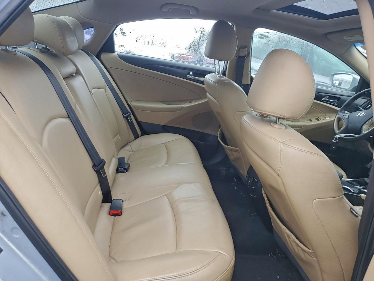2011 HYUNDAI SONATA SE photo 19