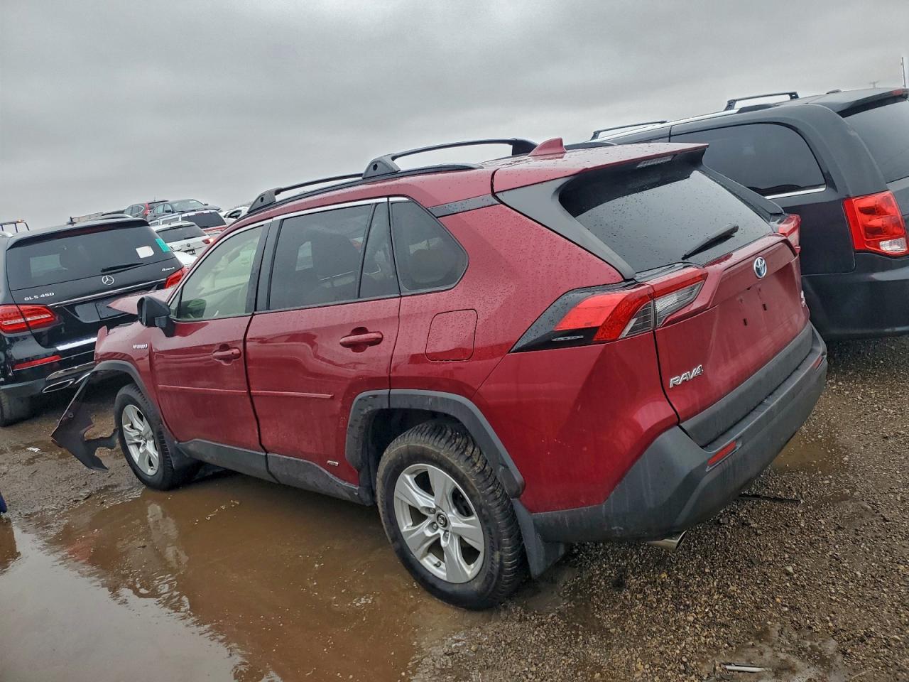 2019 TOYOTA RAV4 LE photo 3